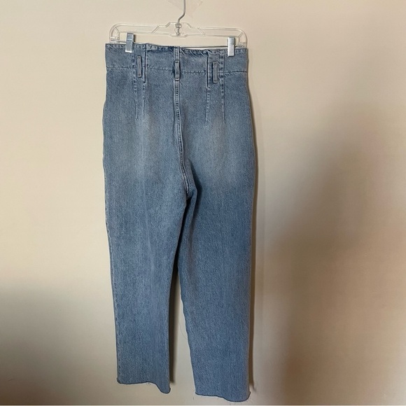 Abercrombie & Fitch A&F Ultra High Rise Paperbag Raw Hem Mom Jeans - Picture 11 of 13